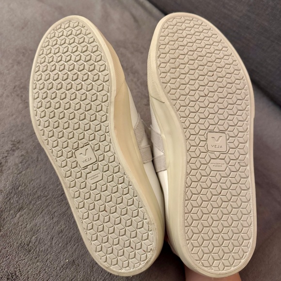 Veja Unisex Campo Vegan Leather **Never Used** - Picture 3 of 4